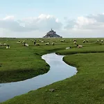 Jolie Maison Cyprange